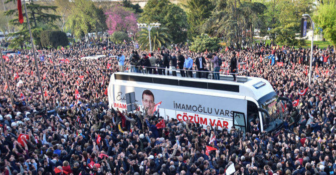Mührü alan Ekrem İmamoğlu halka hitap etti