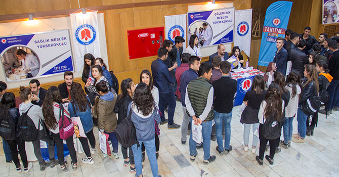 Hakkari üniversitesi lise öğrencilerine tanıtılıyor