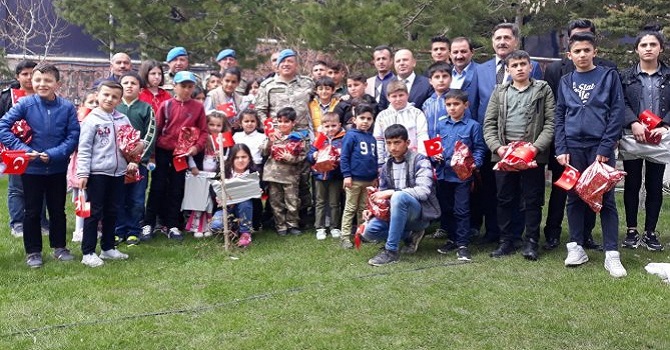 Şehit ve Gazi Çocukların onuruna yemek verildi