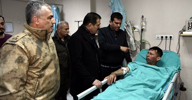 Çukurca'da askeri üs bölgesine saldırı: 2 yaralı