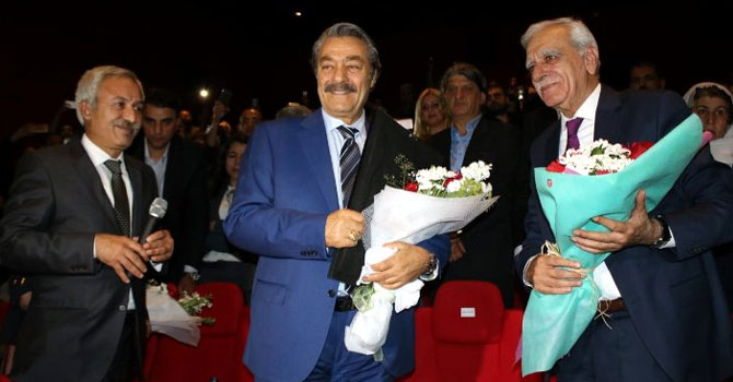 Kadir İnanır: Geleceğinizi şansa bağlamayın