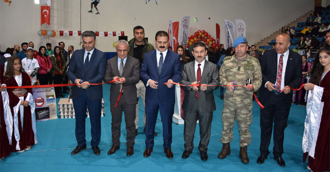 Hakkari’de TÜBİTAK bilim fuarı etkinliği