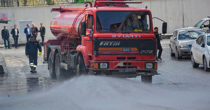 Hakkari Belediyesi ekipleri temizlik mesaisinde!