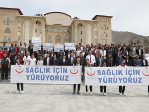 Hakkari'de 'Sağlık için hareket et' yürüyüşü  düzenlendi