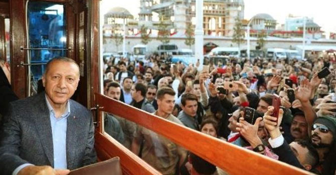 Cumhurbaşkanı Erdoğan Taksim'de konuştu