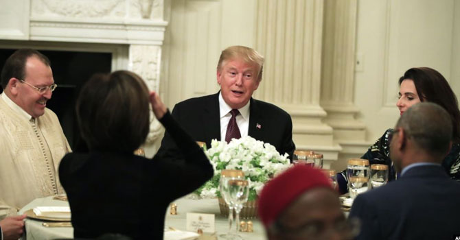Trump Beyaz Saray'da iftar verdi