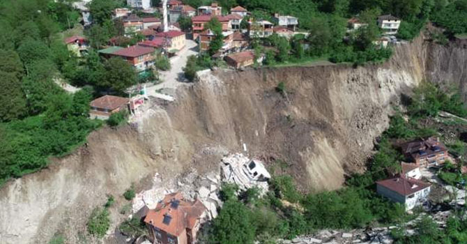 Ordu’da heyelan: 15 bina yıkıldı, mahalleye girişe izin verilmiyor