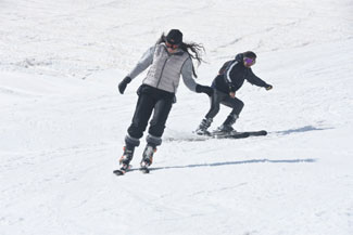 Hakkari'de mayıs ayında kayak keyfi