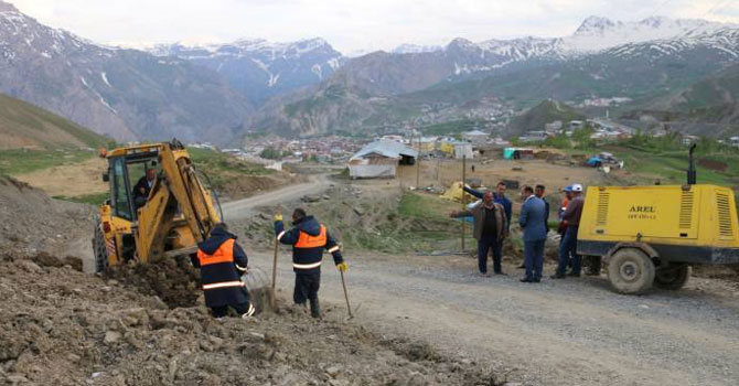 Hakkari'ye eski hattan su veriliyor