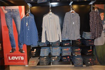 Levi’s Giyimden “Etiket Fiyatının Yarısına” kampanyası