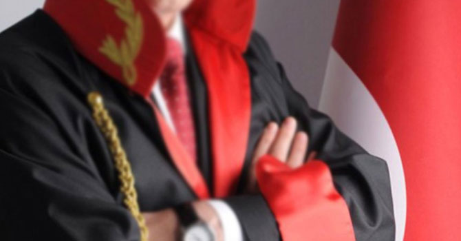 Etek boyu ölçen hakime soruşturma açıldı