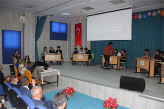 Hakkari'de liseler arası bilgi yarışması düzenlendi