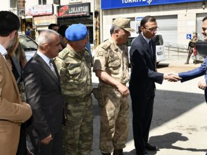 Hakkari'de resmi bayramlaşma