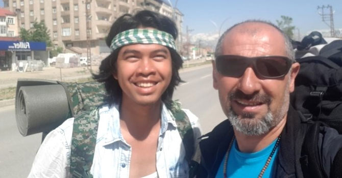 Kamboçyalı genç Yüksekova'yı gezdi