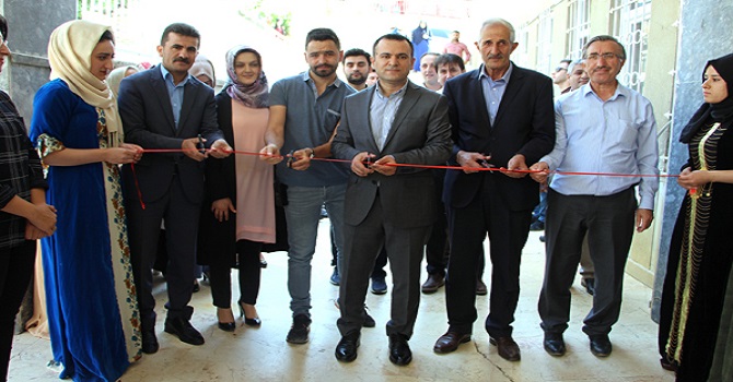 Şemdinli'de yıl sonu sergisi düzenlendi