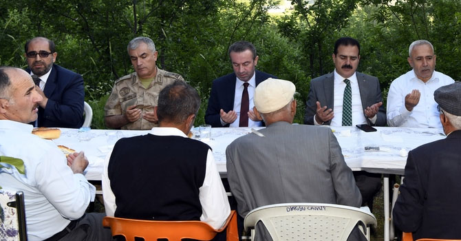 Vali Akbıyık A. selam Özatak için verilen mevlide katıldı