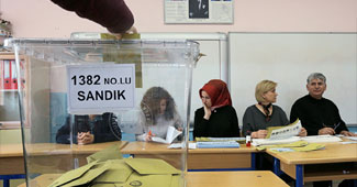 İki araştırma şirketi anket sonucunu açıkladı: İmamoğlu önde