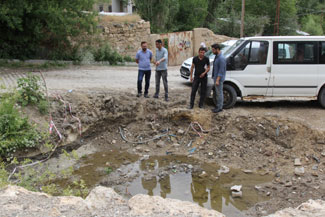 Başkale’de 100 yıllık çeşme için çalışma başlattı