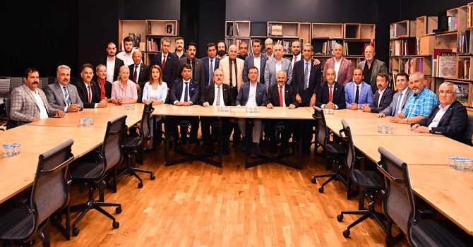 İYİ Parti Hakkari teşkilatı, İmamoğlu ile İstanbul’da buluştu