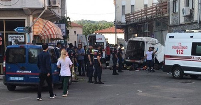 Katliam gibi kaza: 10 kişi hayatını kaybetti