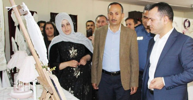 Şemdinli'de yıl sonu sergisi