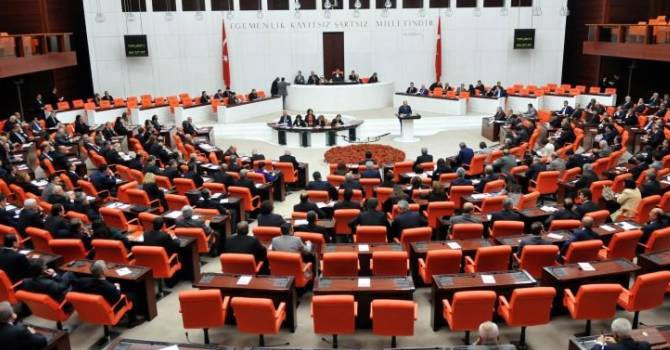 CHP 'Siyasi Etik Yasa Teklifi'ni TBMM Başkanlığı'na sundu