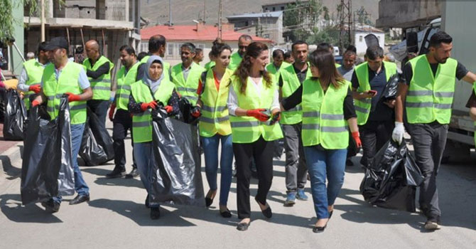 Yüksekova Belediyesi'nden temizlik çalışması