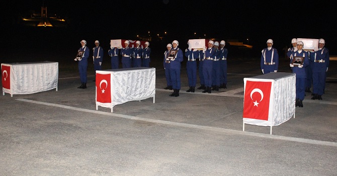 Hakkari'de şehit olan askerler törenle memleketlerine uğurlandı
