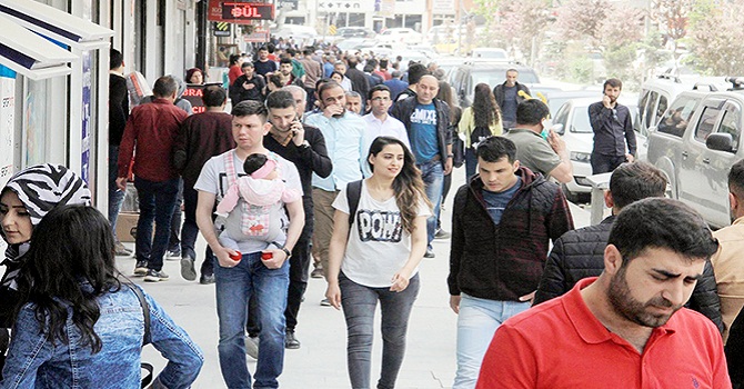 Nisan ayı işsizliği yüzde 13'e yükseldi