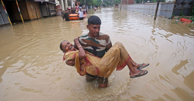 Hindistan'da sellerde ölenlerin sayısı 160'a çıktı