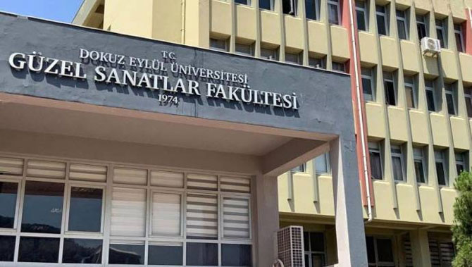 DEÜ’de 5 akademisyen görevden alındı