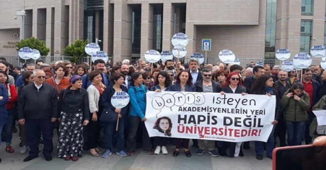 AYM, Barış Akademisyenleri için hak ihlali kararı verdi