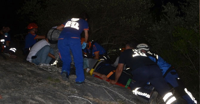 Kayalıklarda selfie merakı sonu oluyordu