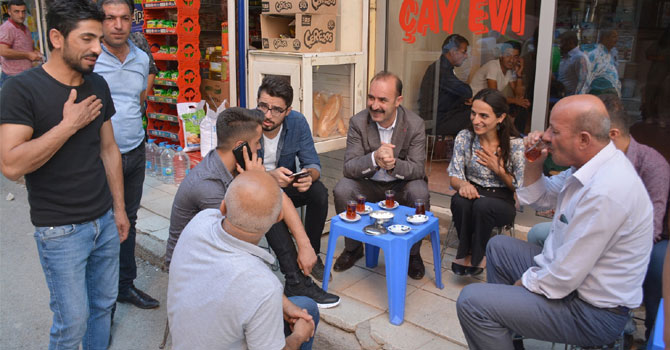 Eş Başkanlar Atlılar Caddesi esnafı ile bir araya geldi