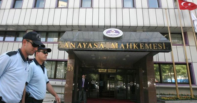 Yüzlerce akademisyenden 'hak ihlali' kararına karşı bildiri: