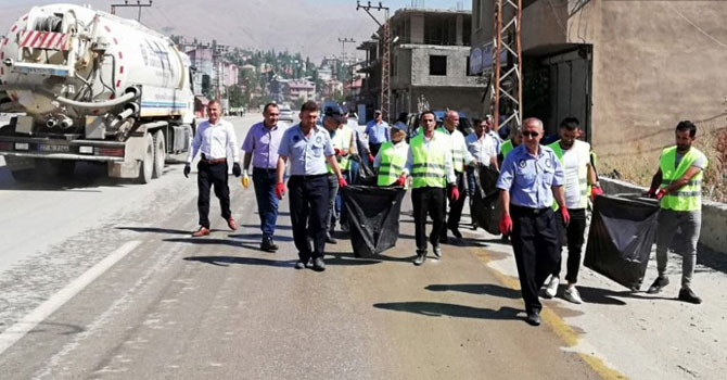 Yüksekova Belediyesi'nden çevre temizliği