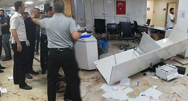 İstediği ilacı yazmayan doktoru darp etti