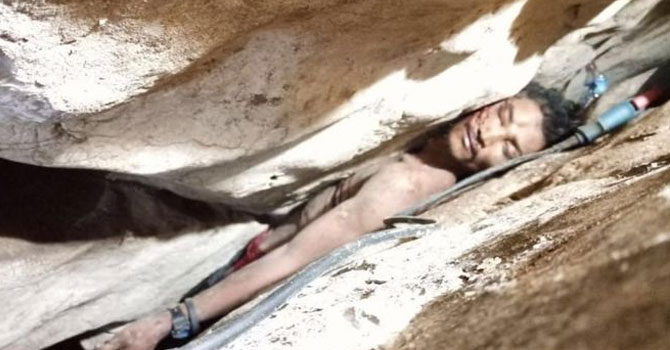 Mağarada kayaların arasına sıkıştı, 4 gün sonra kurtarıldı
