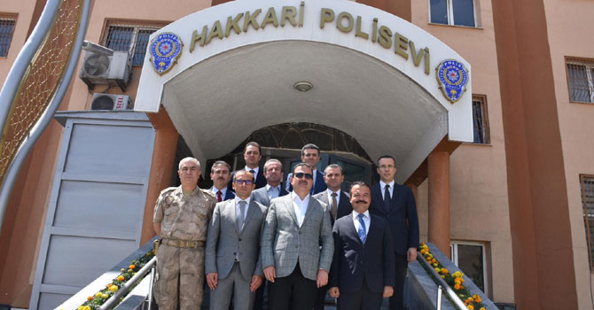 Tayini çıkan Vali yardımcısı ve kaymakamlara veda!