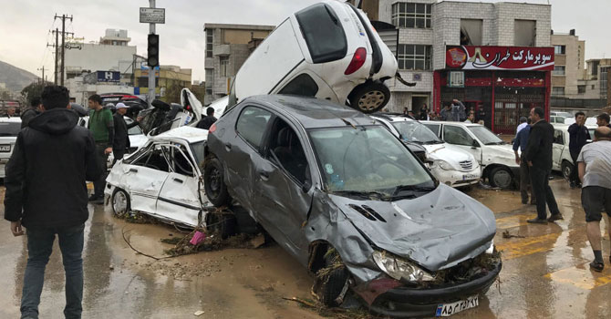 İran'da trafik kazaları 2 ayda bin 300 can aldı