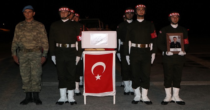 Hakkari'de şehit asker için tören düzenlendi