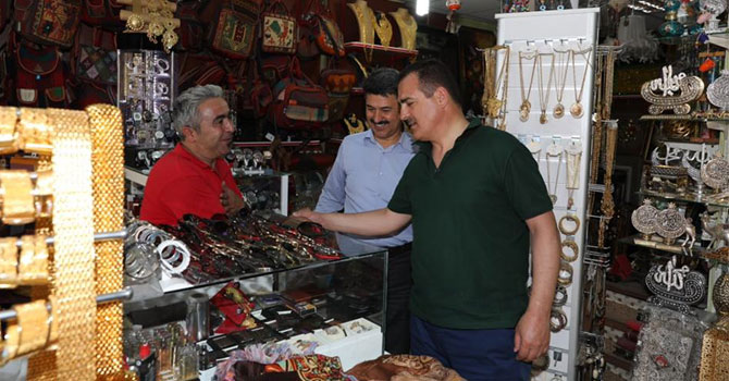 Vali Akbıyık'tan esnaf ve vatandaşa ziyaret!