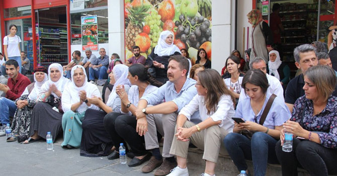 Diyarbakır’da 'oturma eylemi' 7’nci gününde