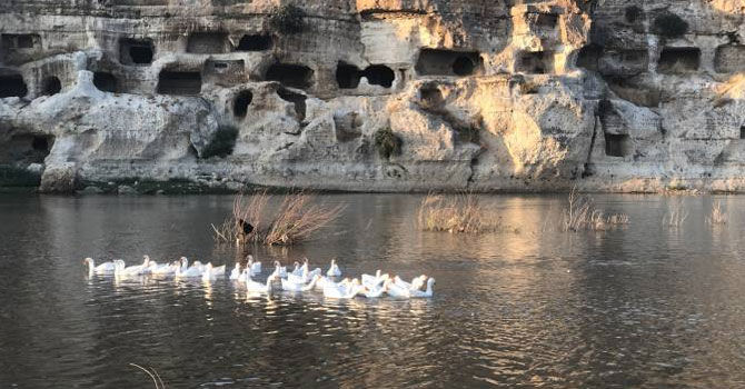 Yıkımın kıyısındaki Hasankeyf hala cezbedici