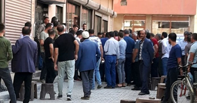 Yüksekova'da asansör boşluğuna düşen kadın yaralandı