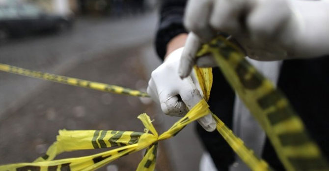 Sürpriz yapmak isterken kızını vurdu