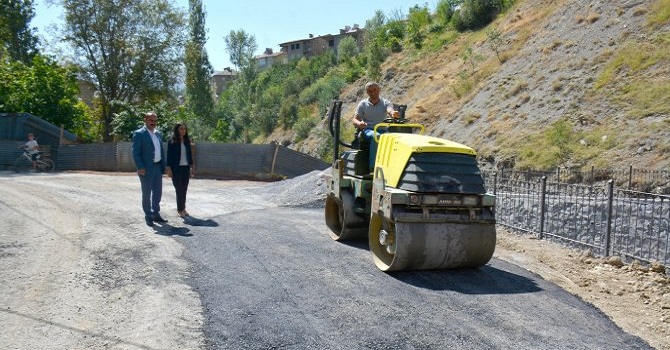 Hakkari'de yol onarım çalışmaları devam ediyor