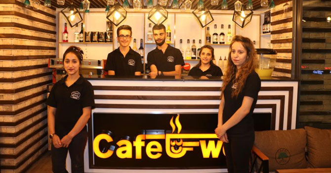 Hakkari’de “Cafe Wood” hizmete açıldı