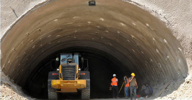 Yüksekova'ya 17 kilometrelik iki tünel yapılıyor!