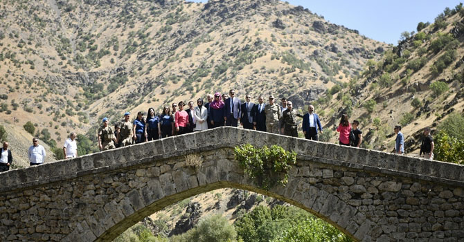Cumhurbaşkanlığı kültür ve sanat politikaları kurulu üyeleri, Şemdinli'de